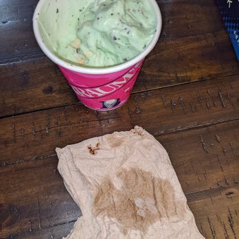 Braums Ice Cream & Dairy Strs - The mint chip ice cream and the plastic shards that were found in it - Ice Cream & Frozen Yogurt Near Me - Denton, Texas