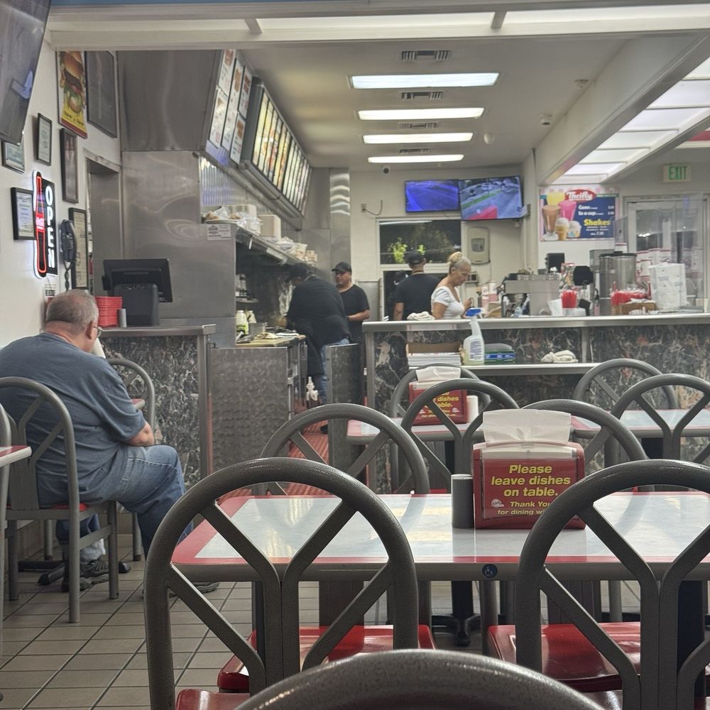Fantastic Burgers - American Near Me - Long Beach, California