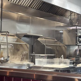 Soupreme Noodle - Open kitchen with hot waterfalls for their noods! - Vietnamese Near Me - Whittier, California
