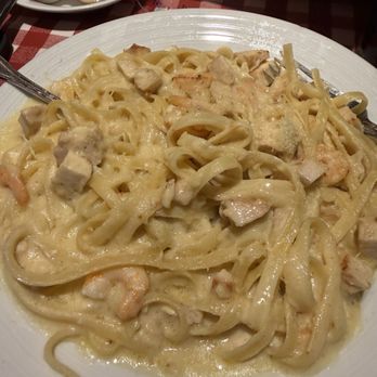 Frugatti's - Garlic Chicken Fettuccine (added shrimp too) - Italian Near Me - Bakersfield, California Frugatti's - Garlic Chicken Fettuccine (added shrimp too) - Italian Near Me - Bakersfield, California