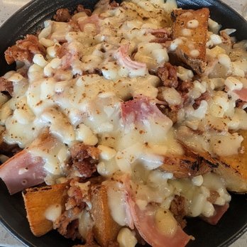 Marky's Kitchen and Bar - Potato wedges - Cocktail Bars Near Me - Shelby Township, Michigan