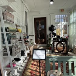 Leah Michelles Design and Style - The salon's entry filled w/ natural light.