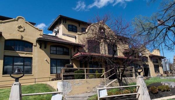 Four Roses Distillery by null