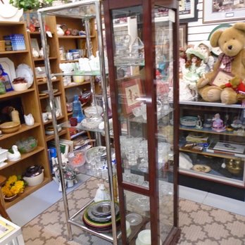 Nostalgia Vintage & Things - Another average vendor area - ho, hum. - Antiques Near Me - Lake Elmo, Minnesota Nostalgia Vintage & Things - Another average vendor area - ho, hum. - Antiques Near Me - Lake Elmo, Minnesota