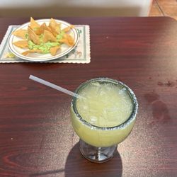 El Niagara Mexican Restaurant - Margarita With Guacamole And Chips