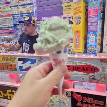 Max & Mina's - Ice Cream & Frozen Yogurt Near Me - Flushing, New York
