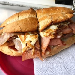 La Tortuga Roja - Texana!!  Pata, chuleta, quesillo, aguacate, chipotle...