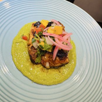 Pablo’s - Mahi Mahi on avocado salsa topped with mango pico de gallo - Caterers Near Me Pablo’s - Mahi Mahi on avocado salsa topped with mango pico de gallo - Caterers Near Me