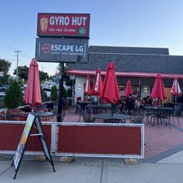 the outside of the restaurant the outside of the restaurant