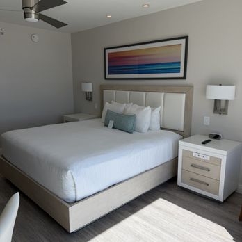 Sunseeker Resort Florida Gulf Coast, Curio Collection by Hilton - King Bed - Resorts Near Me - Charlotte Harbor, Florida Sunseeker Resort Florida Gulf Coast, Curio Collection by Hilton - King Bed - Resorts Near Me - Charlotte Harbor, Florida