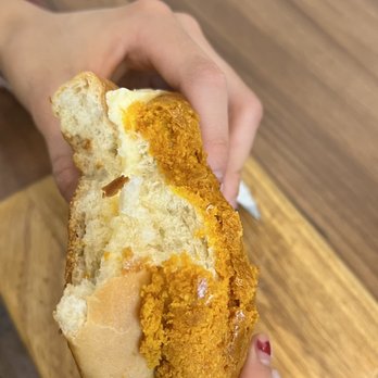 Good Catch Cafe - Pineapple bun with butter - Hong Kong Style Cafe Near Me - Markham, Ontario