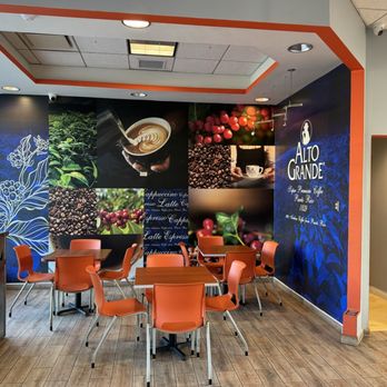 Ricomini Bakery - Bakeries Near Me - Isabela, Puerto Rico