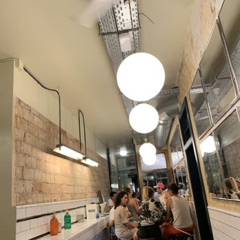 Las Fritas - Seating - Fast Food Near Me - Barcelona, B Las Fritas - Seating - Fast Food Near Me - Barcelona, B