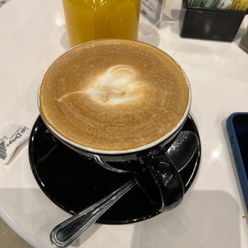Crema Gourmet  - Latte Cappuccino - Breakfast & Brunch Near Me - Doral, Florida