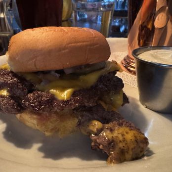 Armitage Alehouse - Wagyu Double Cheeseburger - Pubs Near Me - Chicago, Illinois