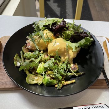 Cuppi Coffee - Salmon Benedict with Spring Salad - Coffee & Tea Near Me - Bristow, Virginia