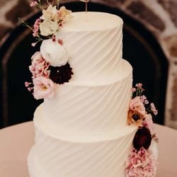 Whipped Bakeshop - Pirouette wedding cakae