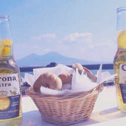 Taralli Caldi da Luciano - Taralli napoletani da affondare in birra o vino gustandosi il panorama in riva al mare. Cosa volere di più?