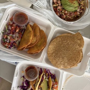 Mariscos El Faro #2 - Food Trucks Near Me - Culver City, California