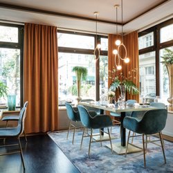At Eight Restaurant & Bar - Restaurant