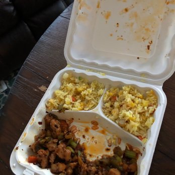 Sidewalk Kitchen - Combo clamshell. D7. Kung Pao Chicken Dinner after I attacked it! - Chinese Near Me - Minneapolis, Minnesota Sidewalk Kitchen - Combo clamshell. D7. Kung Pao Chicken Dinner after I attacked it! - Chinese Near Me - Minneapolis, Minnesota