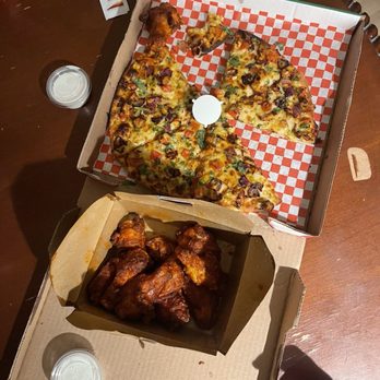 Pizza Twist - Halal Butter Chicken Pizza and Tandoori wings - Pizza Near Me - Riverside, California Pizza Twist - Halal Butter Chicken Pizza and Tandoori wings - Pizza Near Me - Riverside, California