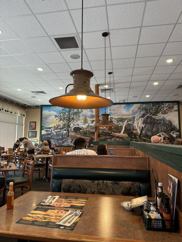 Black Bear Diner Las Vegas – S. Las Vegas Blvd - Photo 2