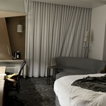 Courtyard by Marriott Charlotte Northlake - Standard suite - King Bed - Hotels Near Me - Charlotte, North Carolina