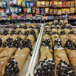Willy's Variety - Fresh cannolis