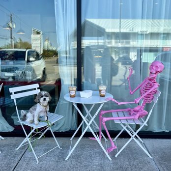 Little Sister Cake Shop - Caramelized Banana Latte (Iced) - Custom Cakes Near Me - Houston, Texas