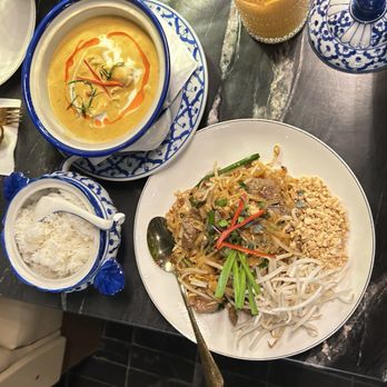 Savoey Thai Eatery - Pad Thai, Panang Curry, and White Rice - Thai Near Me - Las Vegas, Nevada Savoey Thai Eatery - Pad Thai, Panang Curry, and White Rice - Thai Near Me - Las Vegas, Nevada