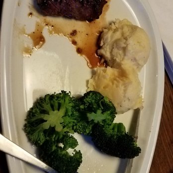 TGI Fridays White Marsh - Sirloin steak with broccoli and mashed potatoes mossing shrimp - American Near Me - Nottingham, Maryland
