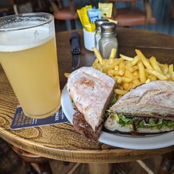 The Auld Hoose - Steak sandwich