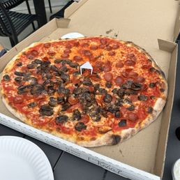 Half pep, half mushroom and pep Half pep, half mushroom and pep