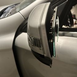 Hawramy Auto Repair - My messed up side mirror