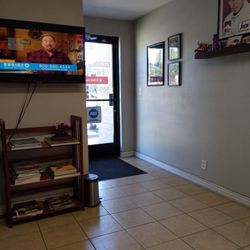 Redlands Smog Stop - Interior waiting area.