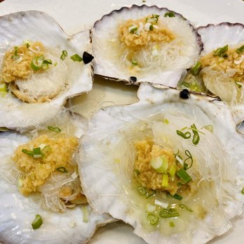 Grand Crystal Seafood Restaurant - Steamed Fresh Scallops with Minced Garlic 蒜蓉蒸帶子 - Dim Sum Near Me - Burnaby, British Columbia Grand Crystal Seafood Restaurant - Steamed Fresh Scallops with Minced Garlic 蒜蓉蒸帶子 - Dim Sum Near Me - Burnaby, British Columbia