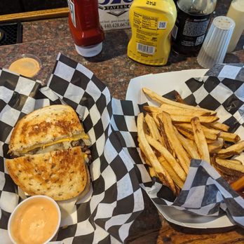 The 528 Tavern - Patty melt/fries - American Near Me - Madison, Ohio