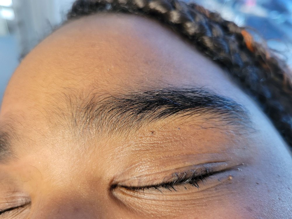 iBrows Threading By Sab Logo