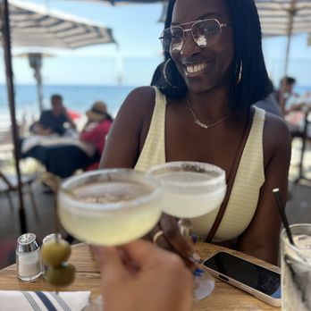 Boathouse at Hendry's Beach - Lemon Drop and dirty martinis for the ladies yummy - Seafood Near Me - Santa Barbara, California Boathouse at Hendry's Beach - Lemon Drop and dirty martinis for the ladies yummy - Seafood Near Me - Santa Barbara, California