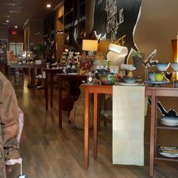 Trunc - This the front of the shop. this is what you see when you enter.