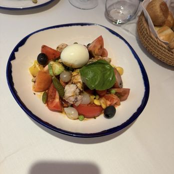 Casa Benigna - Salad - Arroceria / Paella Near Me - Madrid, M