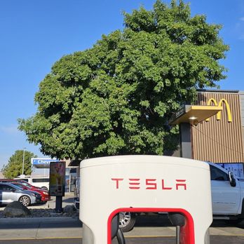 Tesla Supercharger - Firebaugh - EV Charging Stations Near Me - Firebaugh, California
