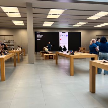 Apple Bellevue Square - Computers Near Me - Bellevue, Washington