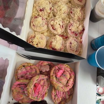 Twice As Sweet - Strawberry shortcake, circus cookie cookies - Custom Cakes Near Me Twice As Sweet - Strawberry shortcake, circus cookie cookies - Custom Cakes Near Me