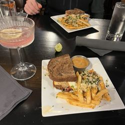 Wolfhounds Bar & Grill - Half rueben and maidenless mixed drink. Delicious!