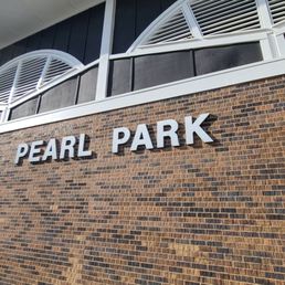 Exterior photo of Pearl Park - Minneapolis, Minnesota Exterior photo of Pearl Park - Minneapolis, Minnesota