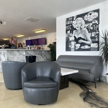 Blondie's Way Coffee - Nice seating area and cool artwork - Coffee & Tea Near Me - Boise, Idaho Blondie's Way Coffee - Nice seating area and cool artwork - Coffee & Tea Near Me - Boise, Idaho
