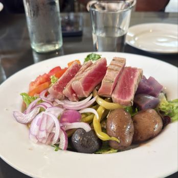 Los Olivos Cafe - Nicoise Salad with seared ahi. - New American Near Me - Los Olivos, California Los Olivos Cafe - Nicoise Salad with seared ahi. - New American Near Me - Los Olivos, California