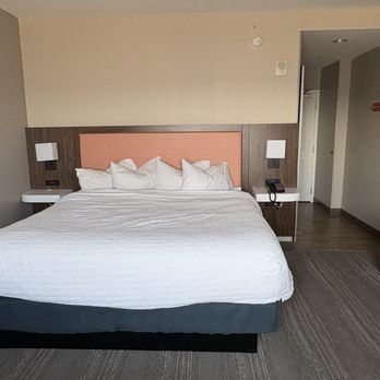 Hampton Inn & Suites Orange Beach/Gulf Front - Hotels Near Me - Orange Beach, Alabama